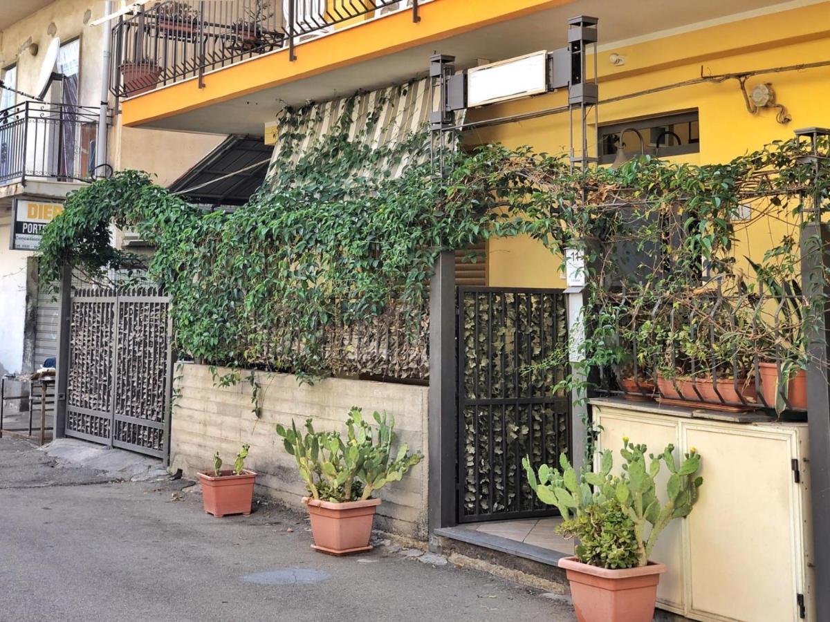 Tiziana Lejlighed Giardini Naxos Eksteriør billede